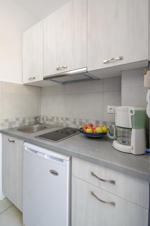 Victoria Studios & Apartments Мікрі-Віґла Екстер'єр фото